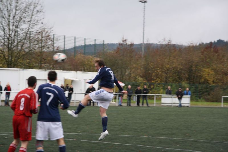 SV Tuerk Attendorn - VfR 16.11.12014 016.JPG
